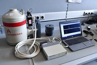 تعمیر دستگاه آنالیز اشعه گاما Gamma Ray Analyzer